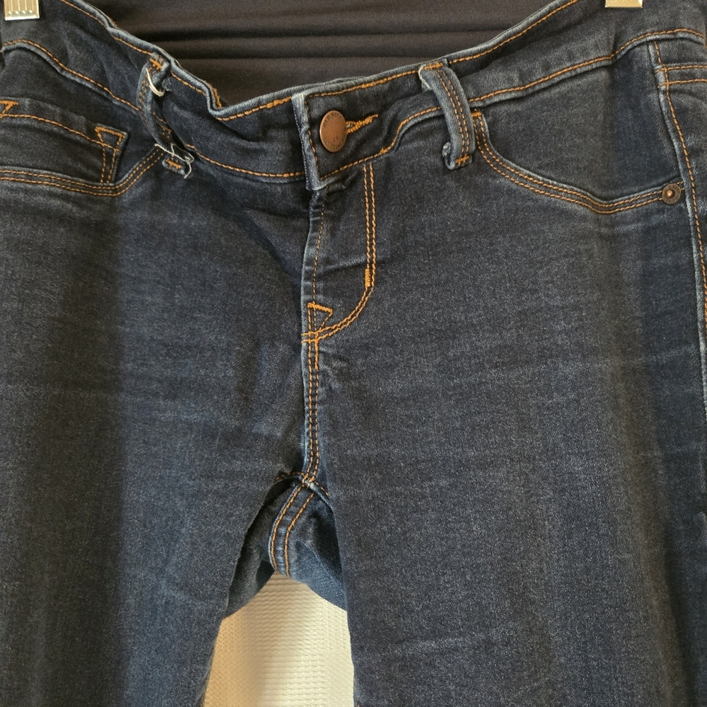 Old Navy Classic Black and Blue Rockstar Maternity Women's Jeans Bundle - Picture 9 of 12